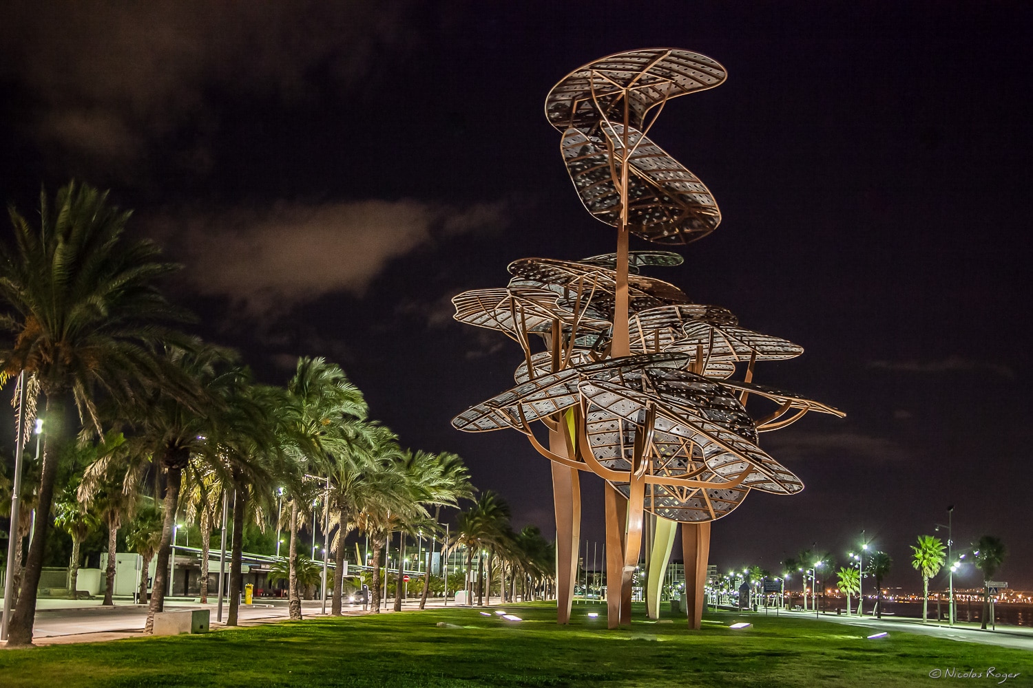 Photographie d&rsquo;une sculpture moderne à Girona en Espagne