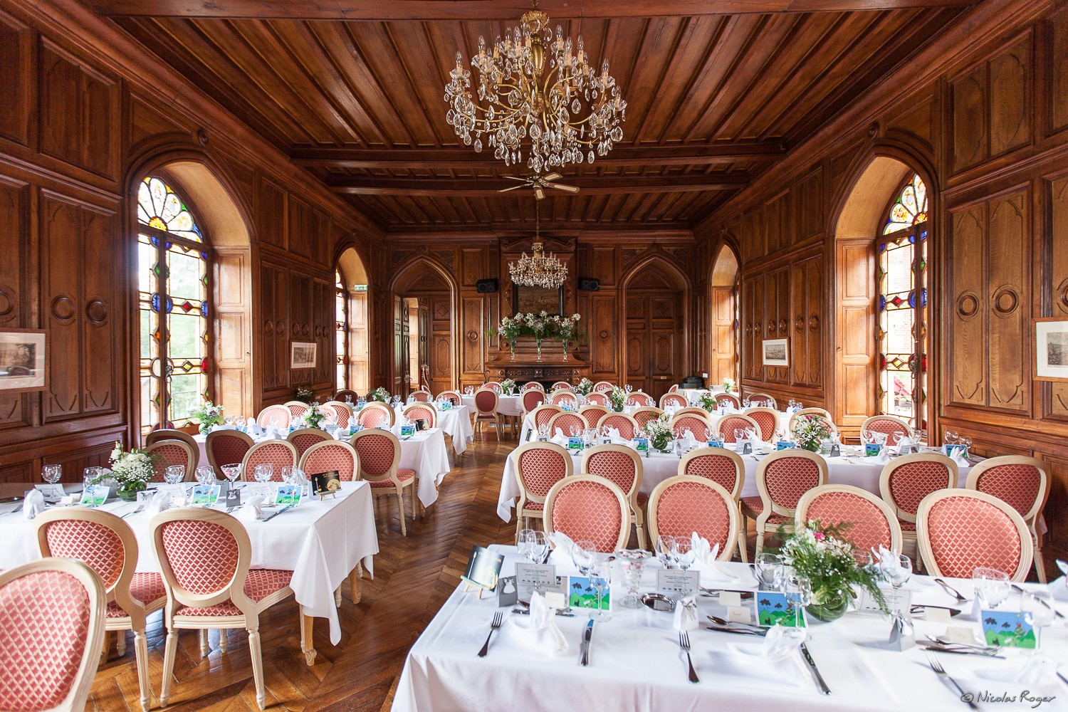 Photographie de la salle de réception du château de Maulmont en Auvergne