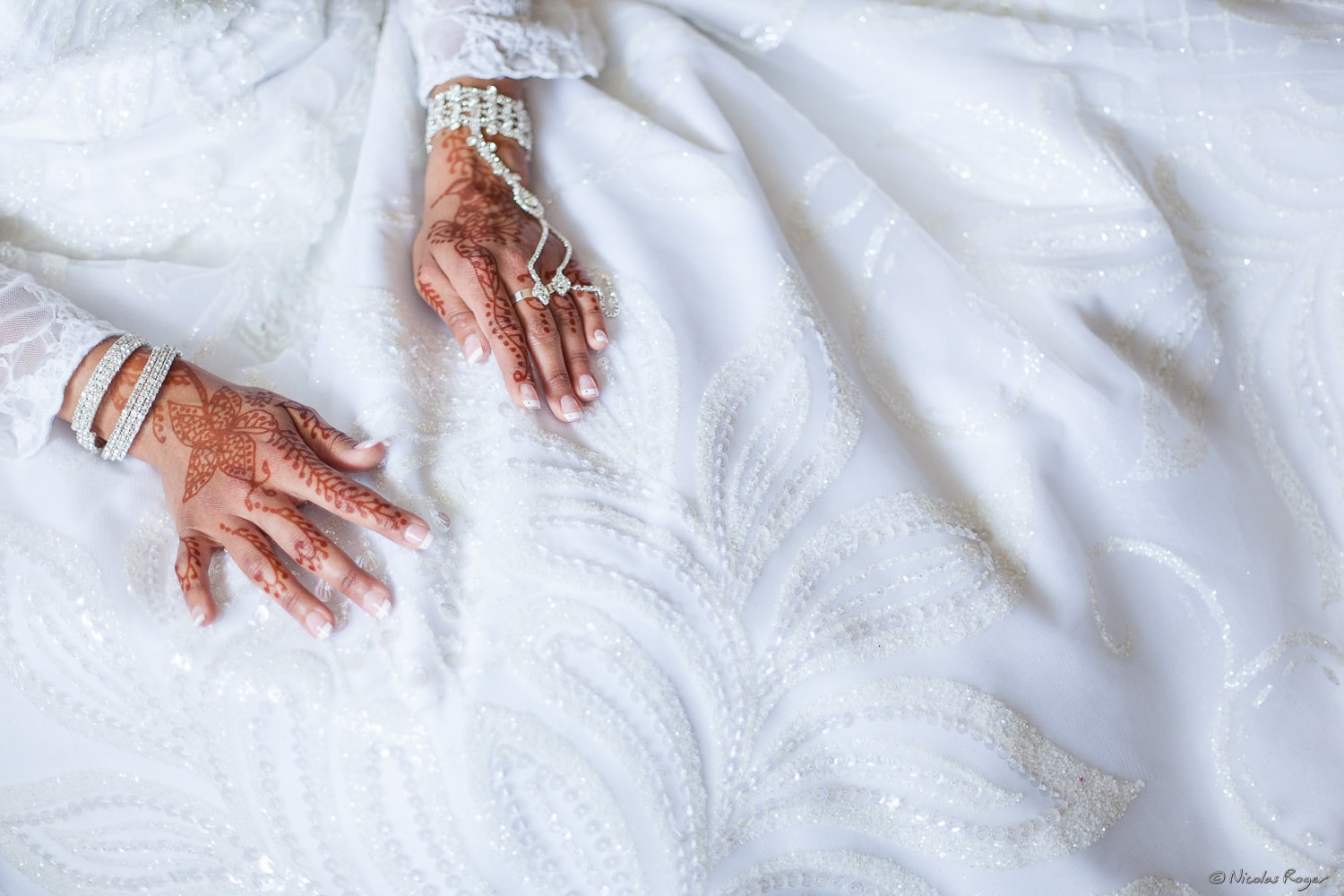 Mariage oriental &#8211; Les mains de la mariée, tatouées au henné