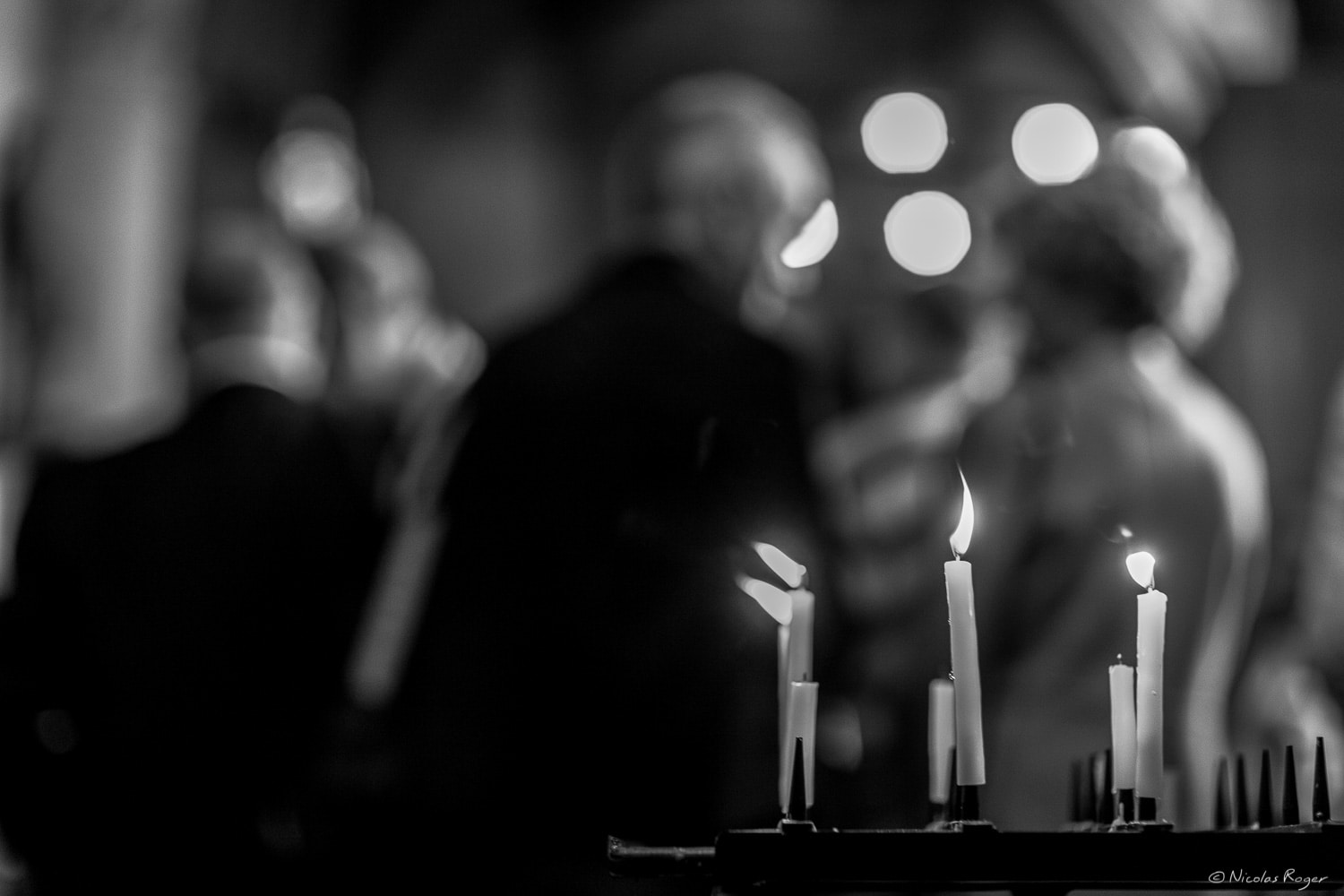 Photographie de bougies dans l&rsquo;église &#8211; Ambiance