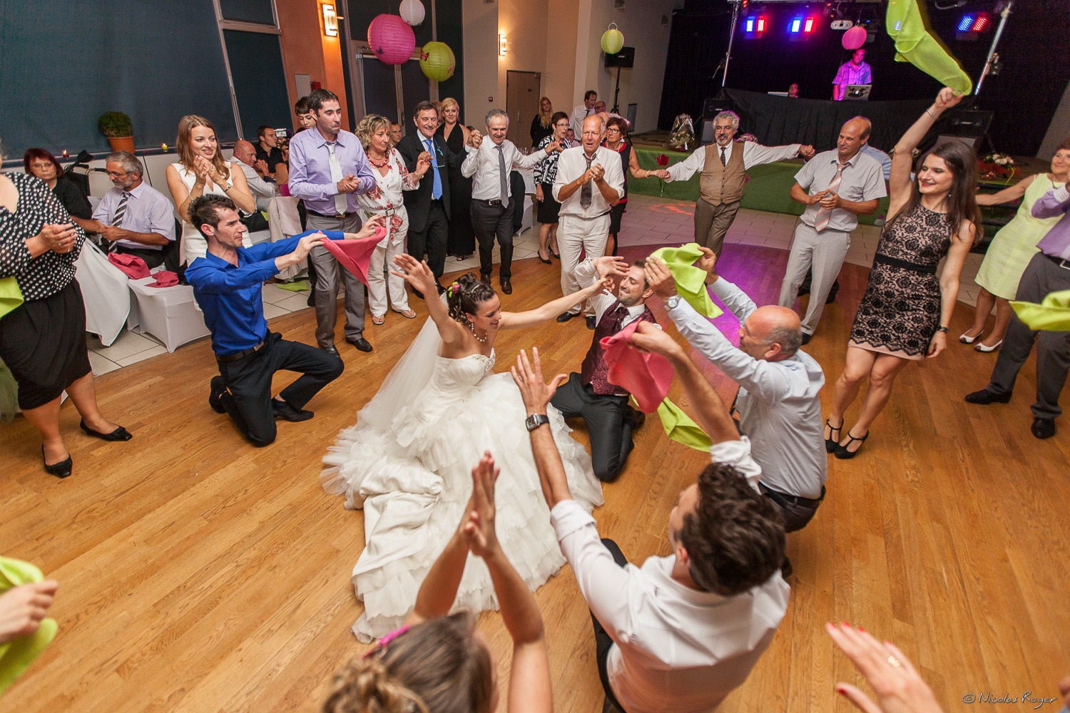 Danse des mariés et des invités