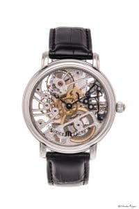 Photographie packshot d'une montre de luxe