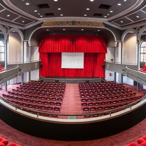 Photographe d'architecture : Salle de spectacle