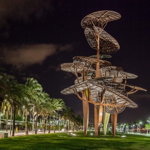 Photographie d'une sculpture moderne à Girona en Espagne