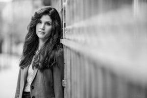 Belle jeune femme, portrait en noir et blanc à Clermont Ferrand