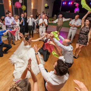 Danse des mariés et des invités