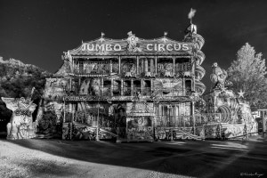 Photographie de nuit dans une fête foraine